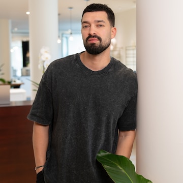 Pedro nous raconte l&rsquo;histoire du Salon Pama, nouveau coiffeur du Bon March&eacute; Rive Gauche