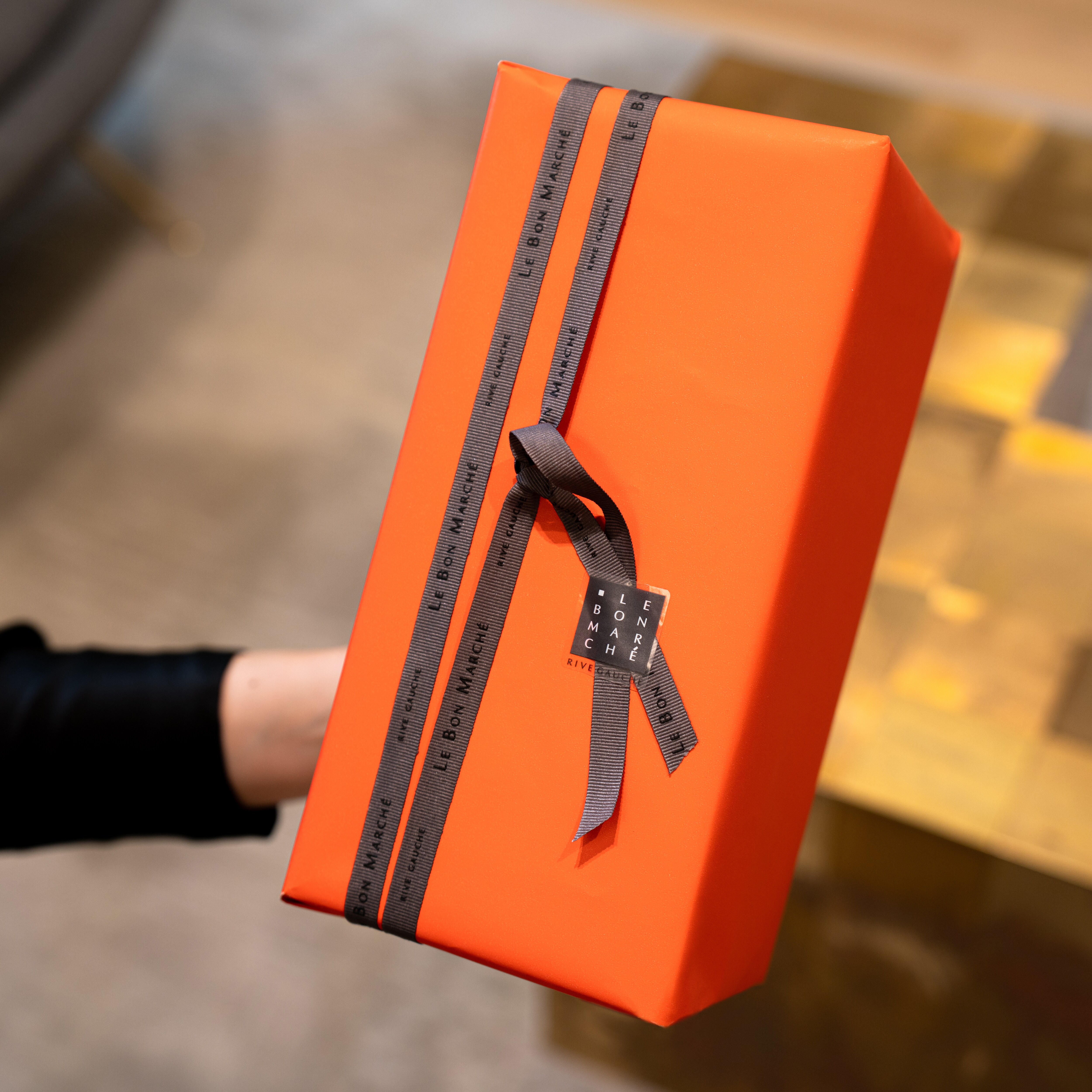 グレーとオレンジLE BON MARCHÉ RIVE GAUCHE 紙袋 グレーとオレンジLE