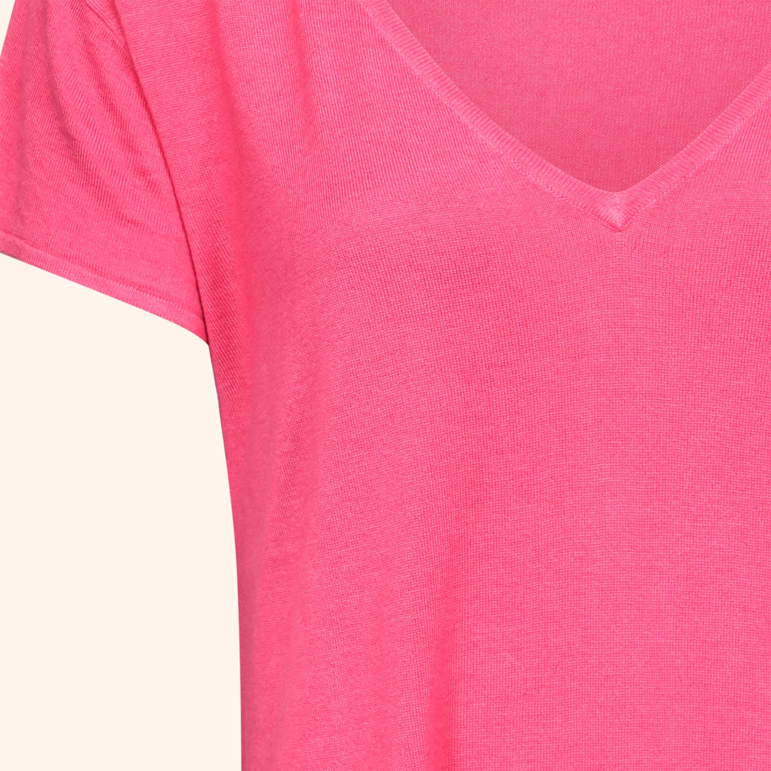 T-shirt col V manches courtes