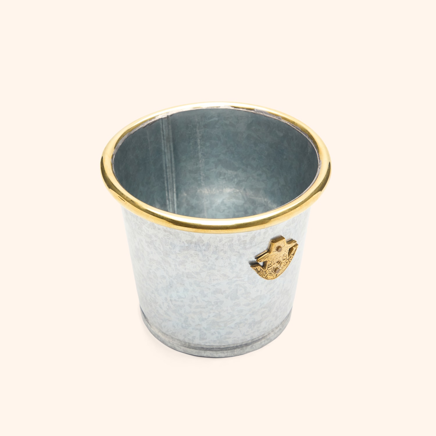 Cache-pot en acier galvanis&eacute;