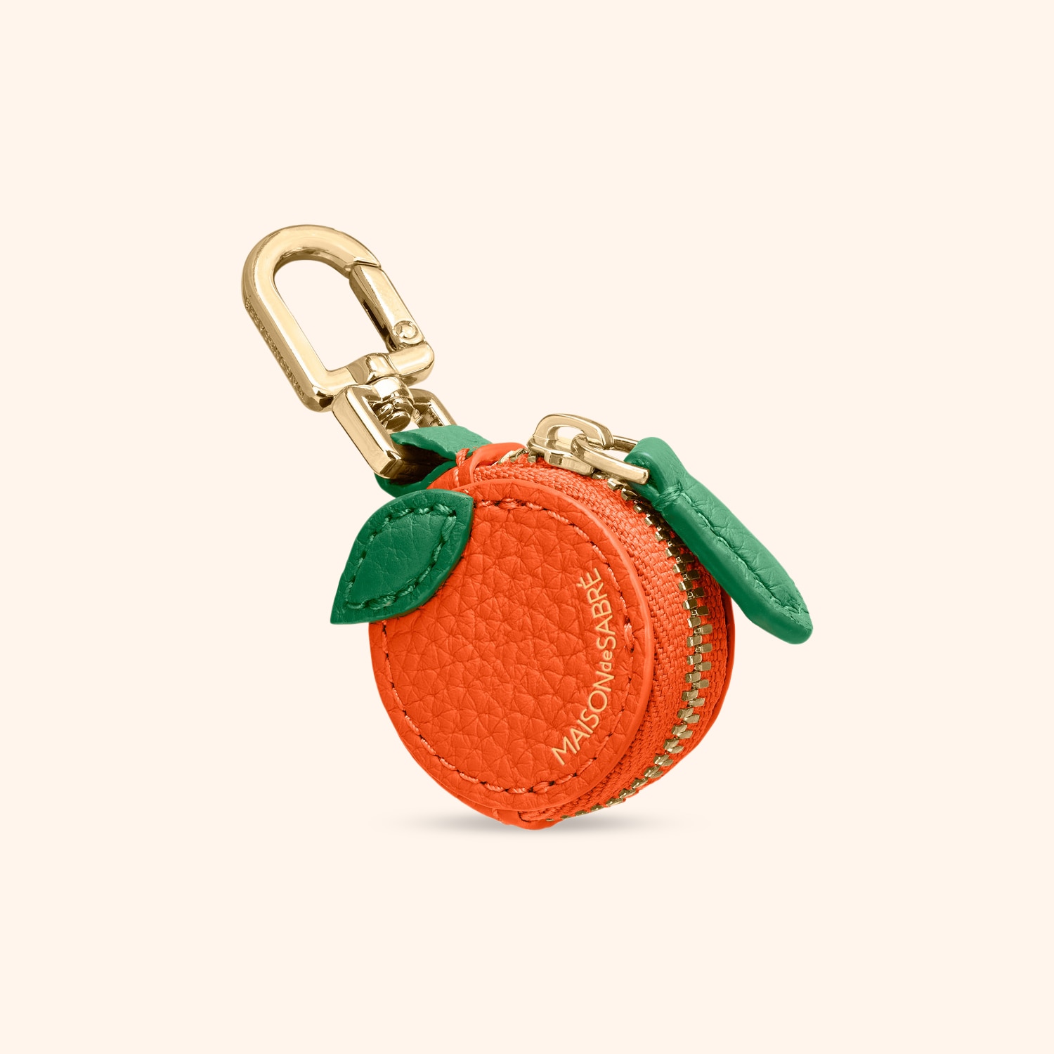 MAISON de SABRÉ フルーツチャーム⭐︎アップル　Air tag SABRÉMOJI™AirTag フルーツチャーム - Apple – MAISON de SABRÉ