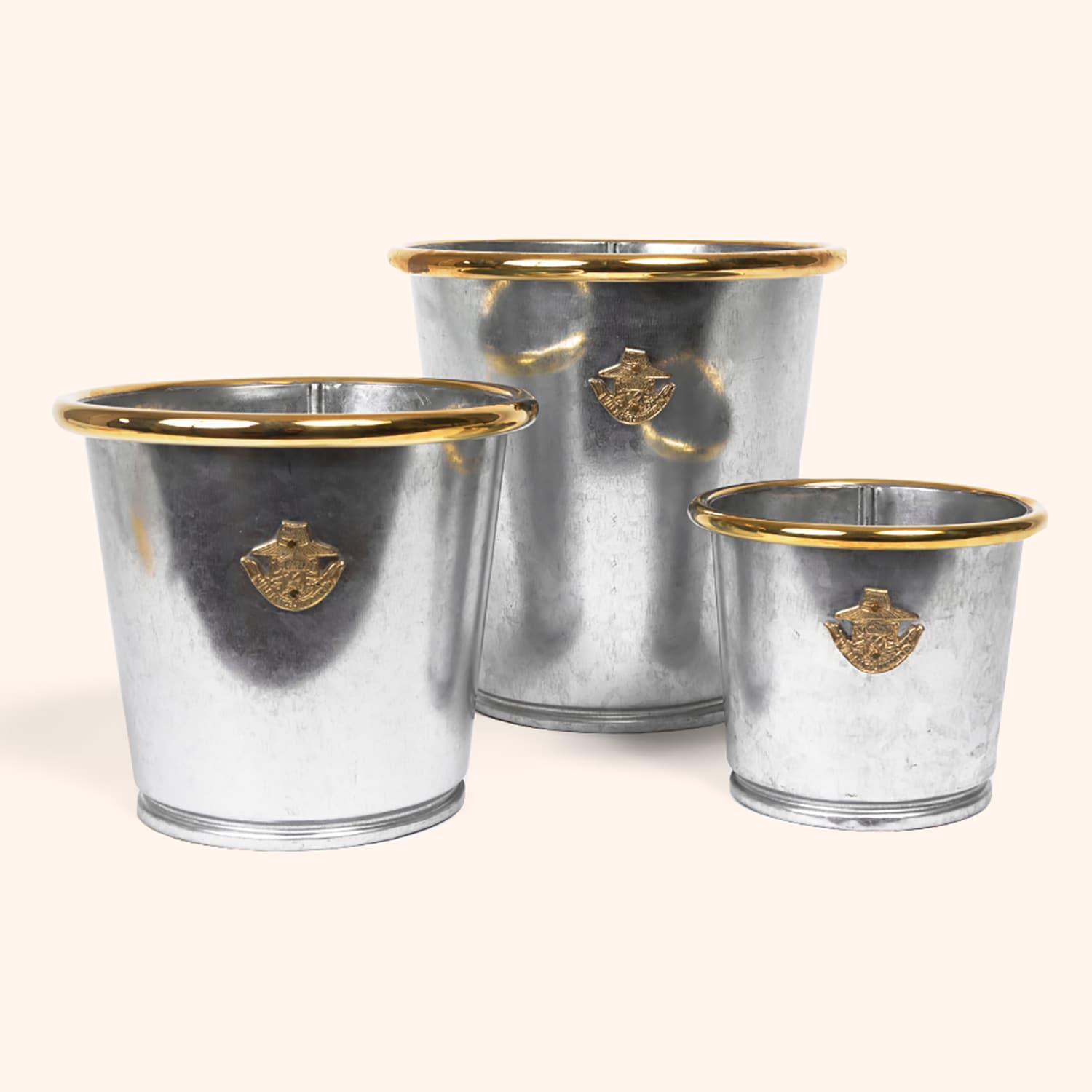 Cache-pot en acier galvanis&eacute;