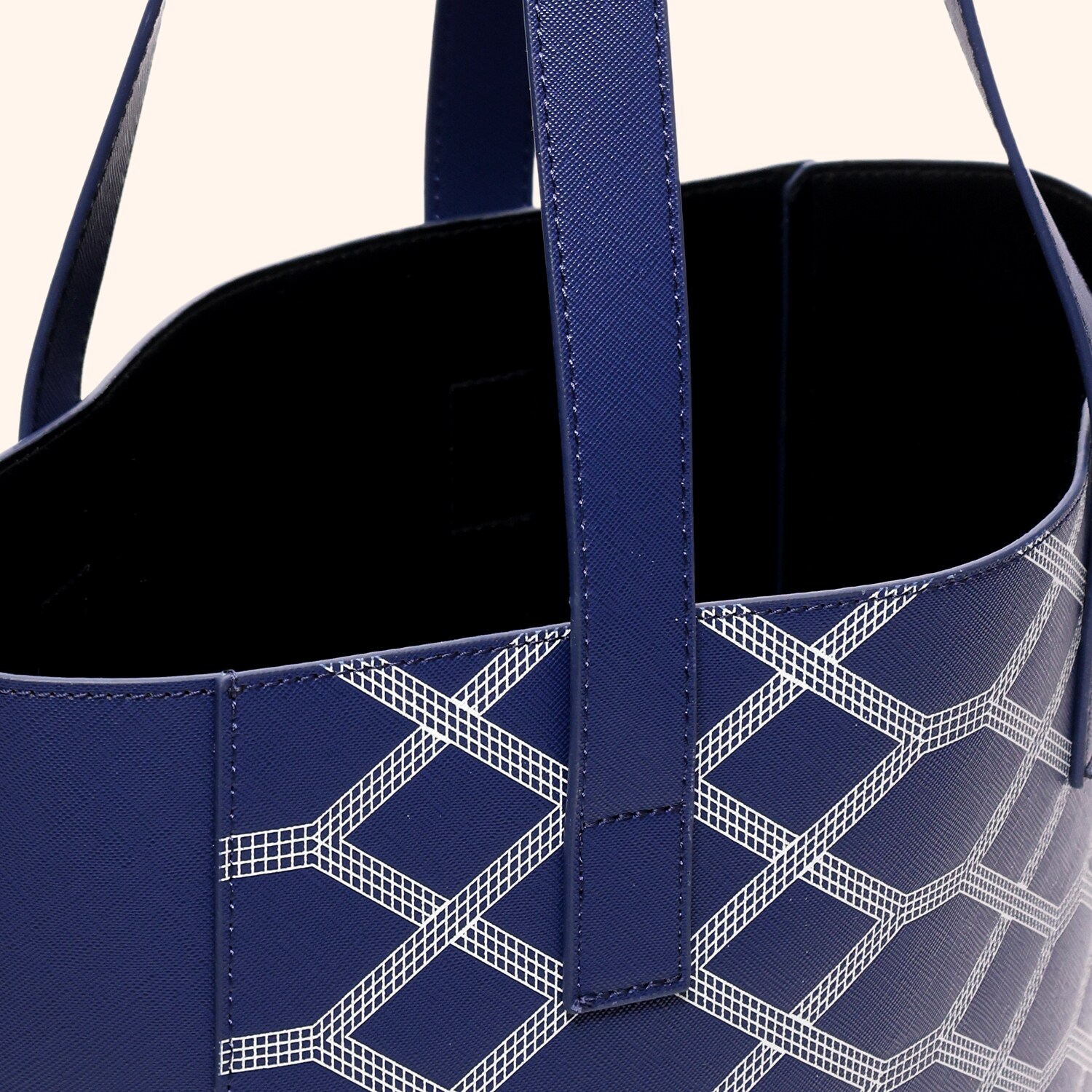 Shopping bag escalator