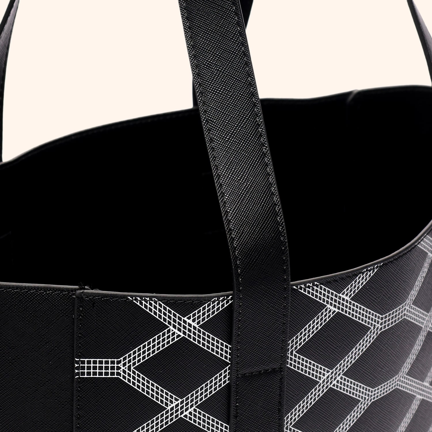 Shopping bag escalator