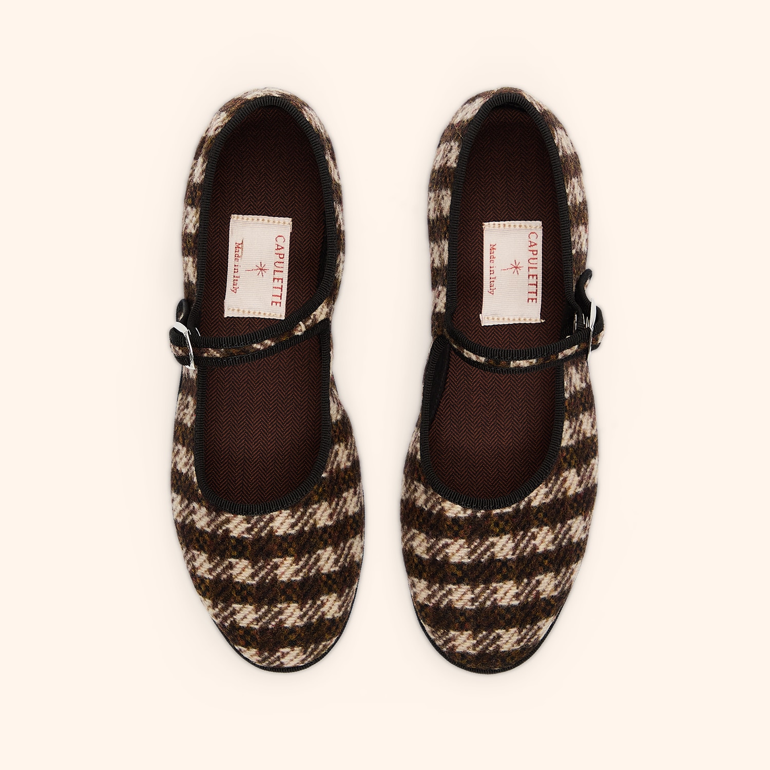 Bambina en laine &agrave; carreaux