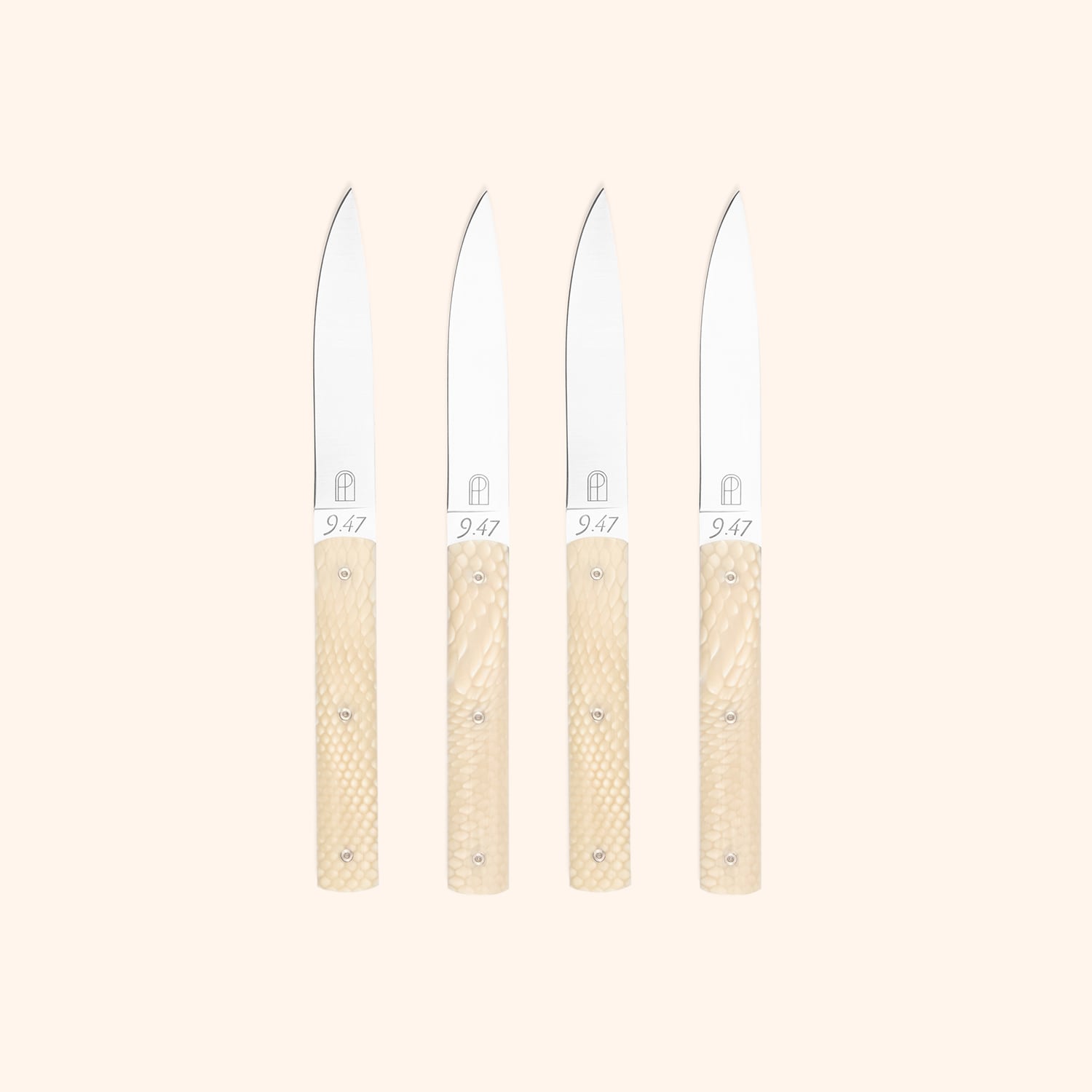 Coffret de couteaux 9.47 manche blanc nacré