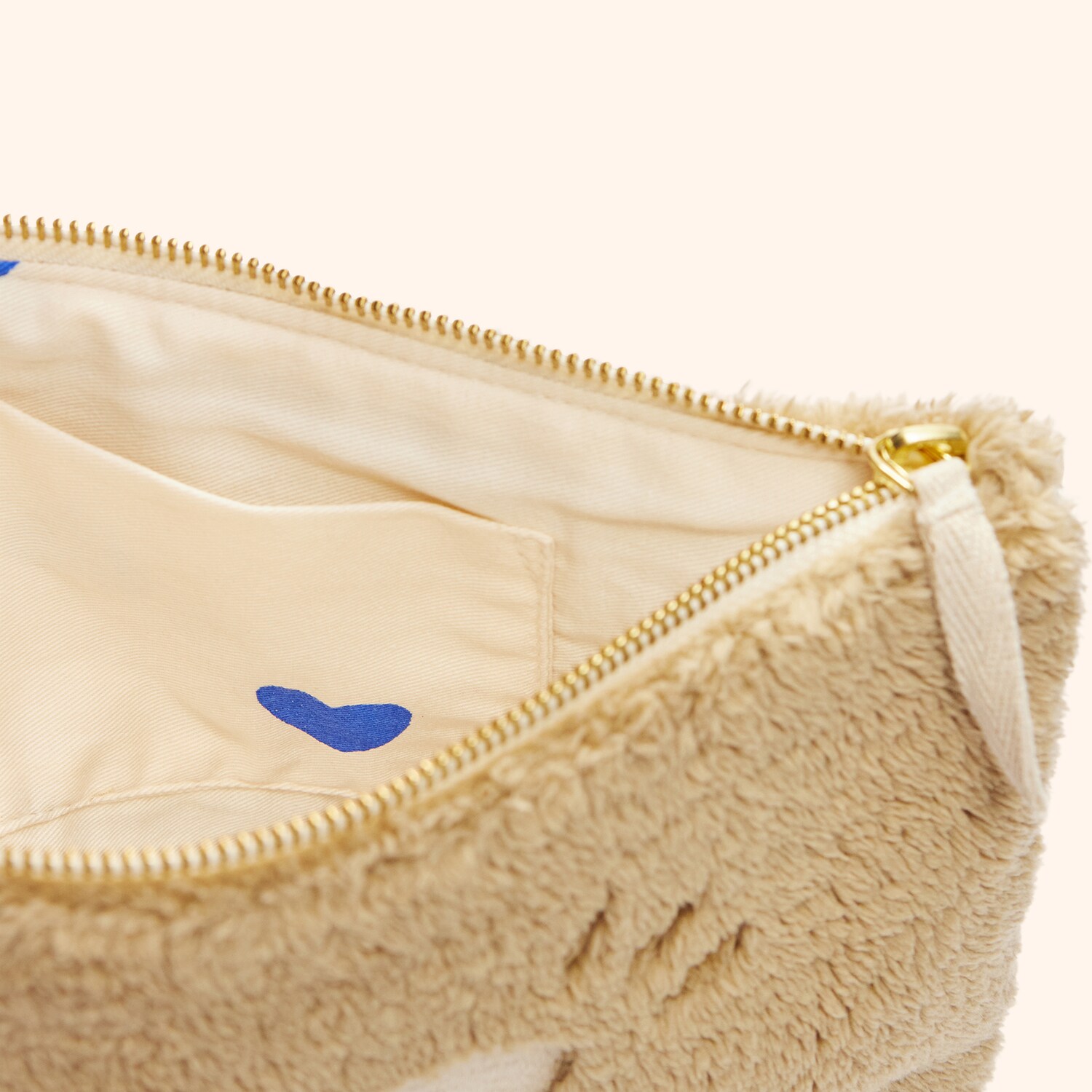 Pochette Cœur en moumoute