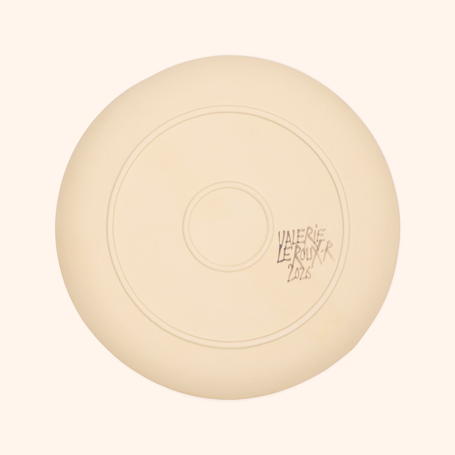 Assiette Plate en gr&egrave;s